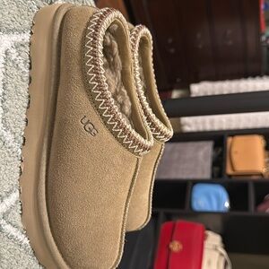 UGG TAZZ